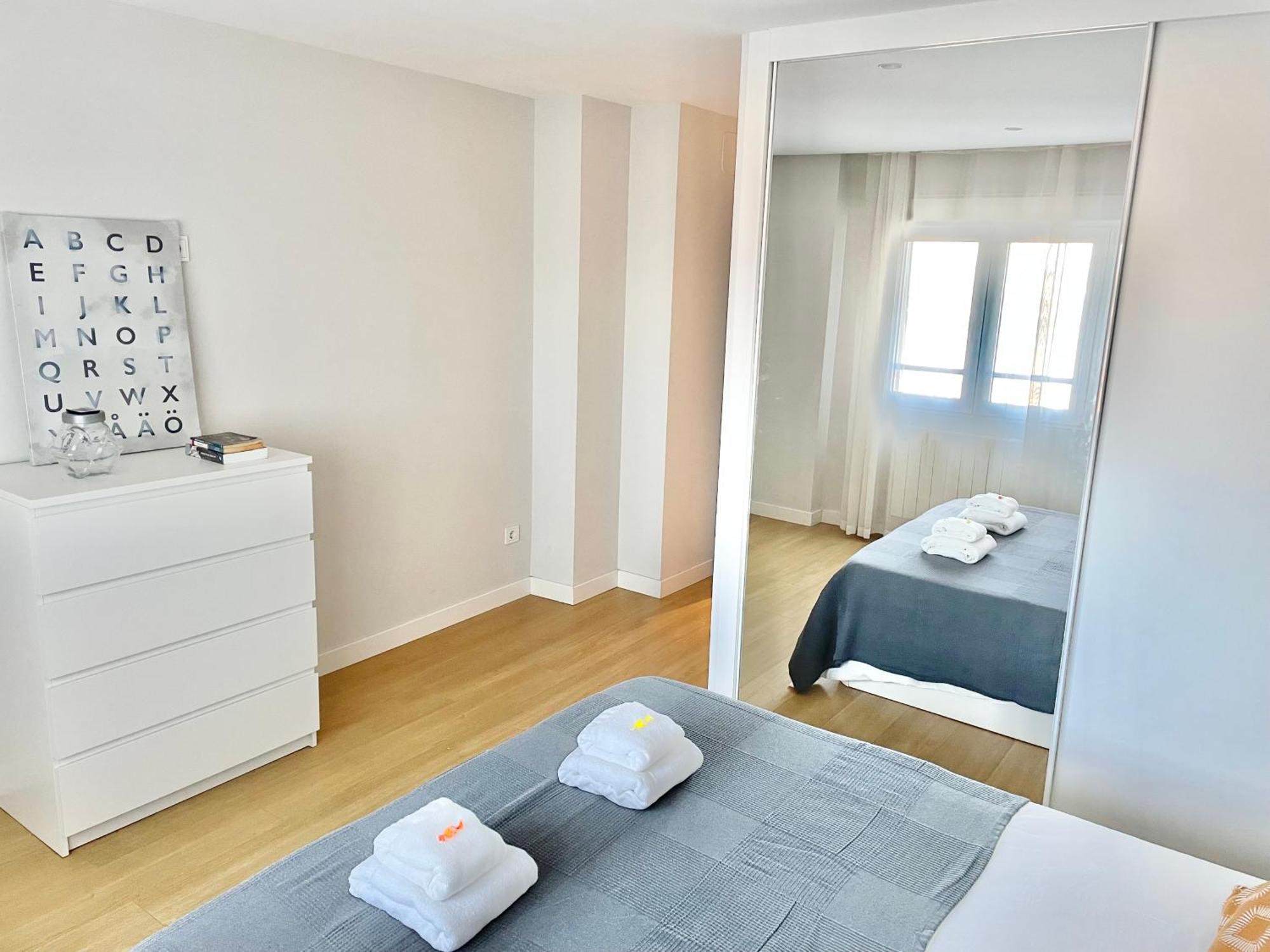 Apartment San Lorenzo Playa. Vistas Al Mar. Gijon